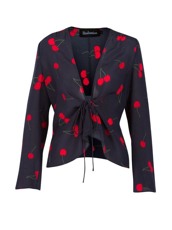 Realisation par blouse, cherries. Fashion rental